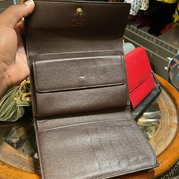 LV Wallet - Picture 2 of 2